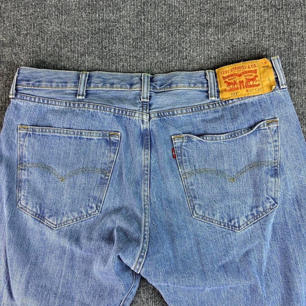 Levi’s 501 Original Fit Jeans Men’s 40x30 Light Wash Button Fly Straight Leg